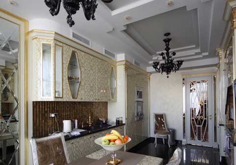 Кухонный гарнитур Материал: Дерево, патина. Скульптор: Татьяна Комарчук