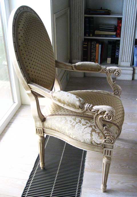 Стул в классическом стиле Материал: дерево, патина