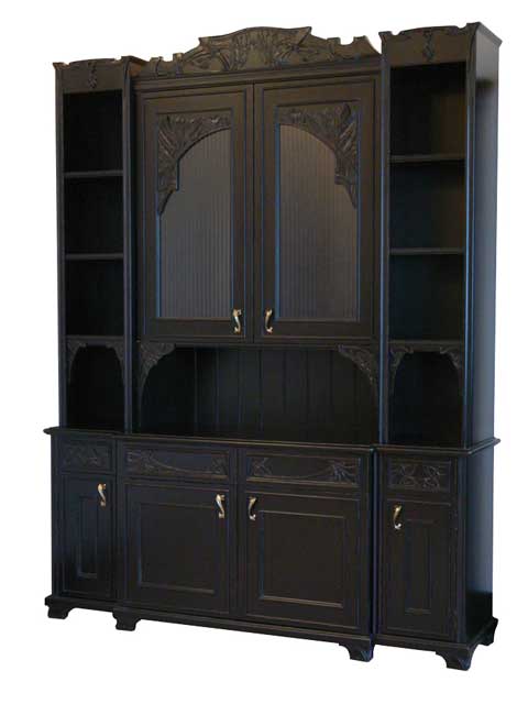 Шкаф в стиле модерн Материал: дерево, патина. Скульптор: Татьяна Комарчук