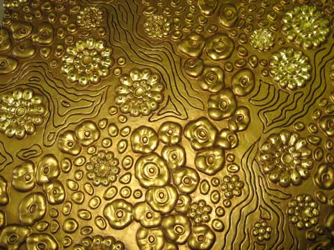 Панно для винного столика. Скульптор: Татьяна Комарчук