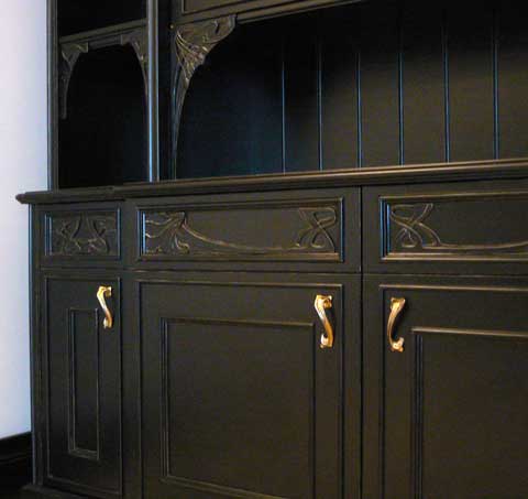 Шкаф в стиле модерн. Скульптор: Татьяна Комарчук