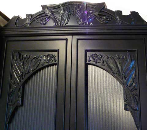 Шкаф в стиле модерн. Скульптор: Татьяна Комарчук