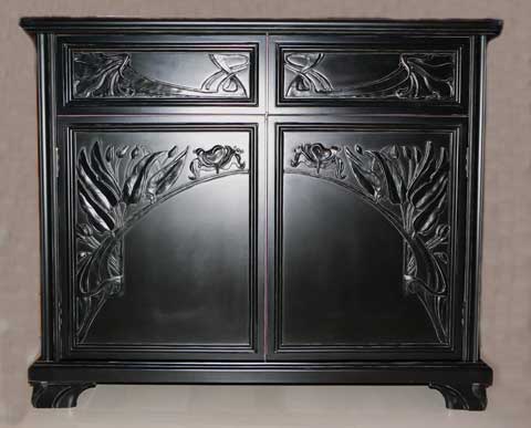 Шкаф в стиле модерн. Скульптор: Татьяна Комарчук