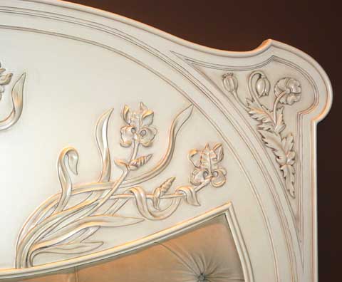 Шкаф в стиле модерн. Скульптор: Татьяна Комарчук