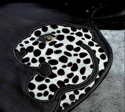 Аппликация Материал: Натуральная кожа, натуральный мех, фурнитура Авторы: Татьяна Комарчук, Георгий Бацазов