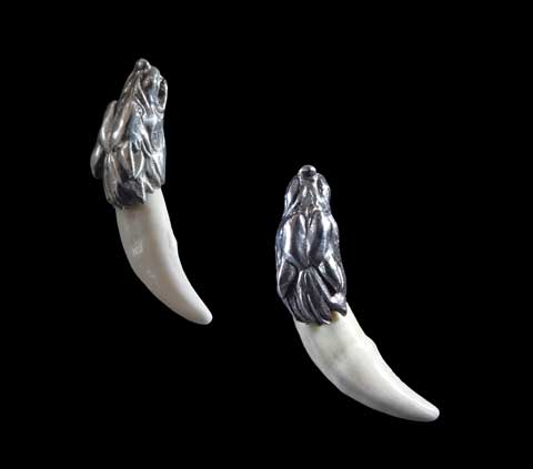 монголов, угров, башкиров, коми, хакасов и многих других.  Материал: Серебро. Автор: Никита Феклин 
Амулет 