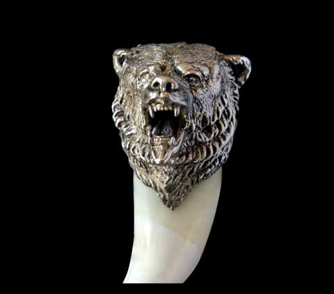 Амулет Неуязвимость Медведя Навершие голова Медведя Медвежий клык символизирует мощь, бесстрашие, силу, мудрость. Оберег защищает от скрытых врагов, злого глаза, порчи. Материал: Серебро. Автор: Татьяна Комарчук