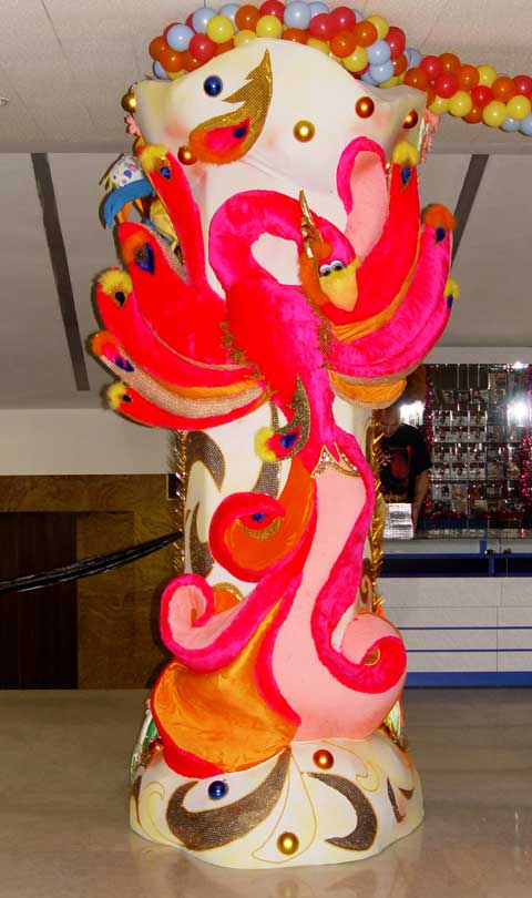 Декорации для новогодних праздников