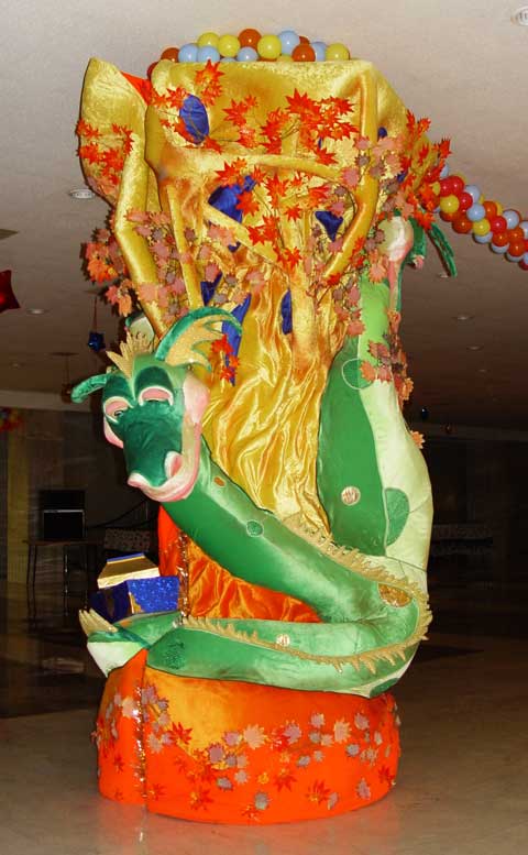 Декорации для новогодних праздников