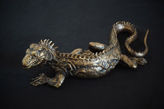 Скульптура: Игуана. Материал: Бронза, патина Автор: Татьяна Комарчук
