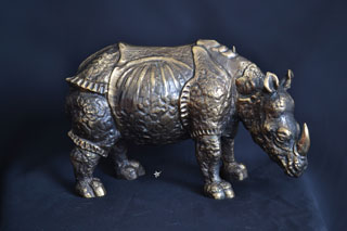 Скульптура: Носорог. (Гравюра Альбрехта Дюрера) Материал: Бронза, патина  Автор: Татьяна Комарчук