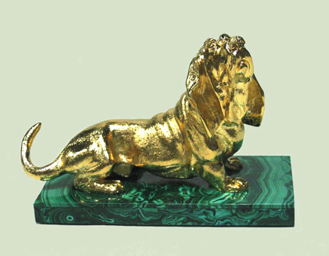 Скульптура: Бассет.  Материал: Бронза, позолота, малахит  Автор: Татьяна Комарчук