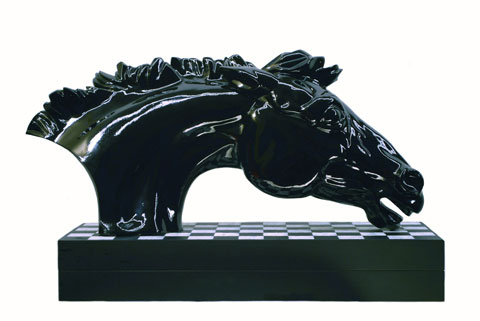 Скульптура: Шахматный Конь. Материал: Акрил, дерево Автор: Татьяна Комарчук