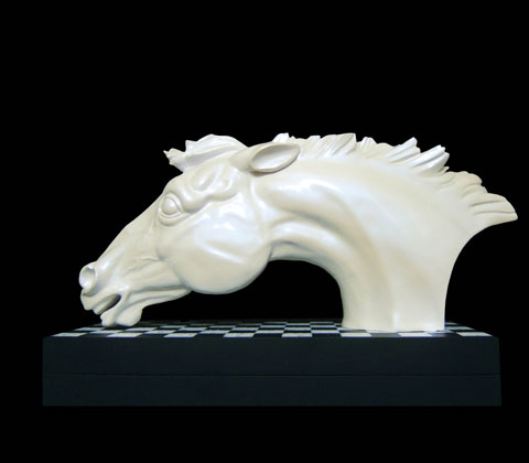 Скульптура: Шахматный Конь. Материал: Акрил, дерево Автор: Татьяна Комарчук