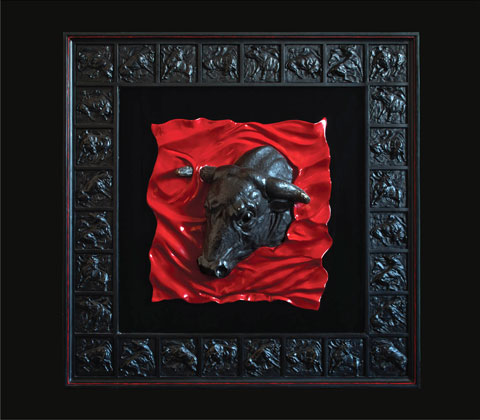 Скульптура:Коррида. Материал: Литьевое дерево, художественное патинирование, дерево, стекло Автор: Татьяна Комарчук