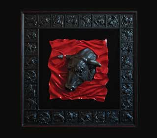 Панно: Коррида. Материал: Литьевое дерево, патина, стеко Автор: Татьяна Комарчук