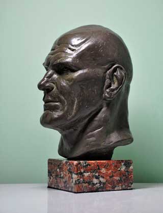 Портрет: Карелин. Материал: Бронза, патина, мрамор Автор: Никита Феклин