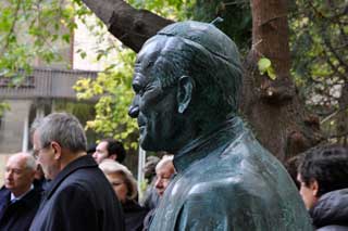 Скульптура: Римский Папа Иоан Павел II. Авторы: Илья Фёклин, Никита Фёклин