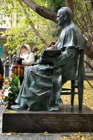 Скульптура: Римский Папа Иоан Павел II. Авторы: Илья Фёклин, Никита Фёклин