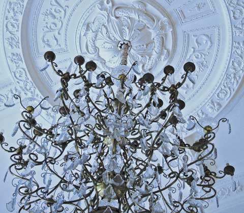 Потолочная розетка Материал: Гипс. Скульптор: Татьяна Комарчук