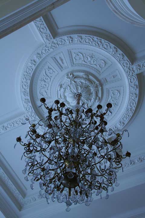 Потолочная розетка Материал: Гипс. Скульптор: Татьяна Комарчук