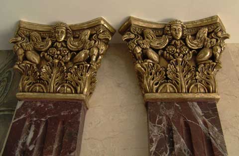 Капитель с орлами Материал: Акрил, патина. Скульпотр: Татьяна Комарчук