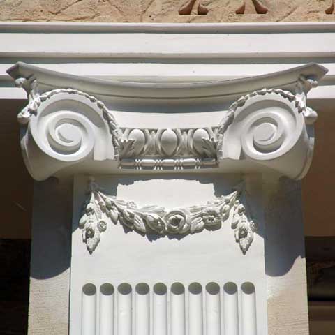 Капитель, пилястра Материал: Гипс. Скульптор: Татьяна Комарчук