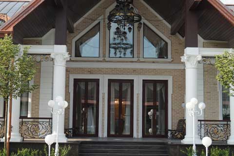 Капители, карнизы, наличники Материал: Бетон, тонировка