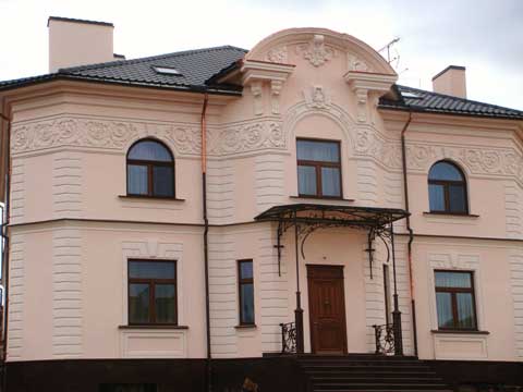 Замковый камень, картуш, кронштейны, фриз, карниз, тяги, русты, наличники Материал: бетон, тонировка. Скульптор: Татьяна Комарчук