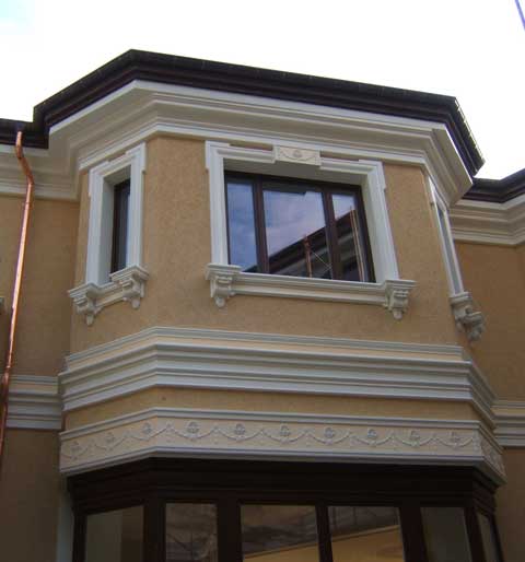 Фриз, карниз, тяги, кронштейны, наличники Материал: Бетон, тонировка