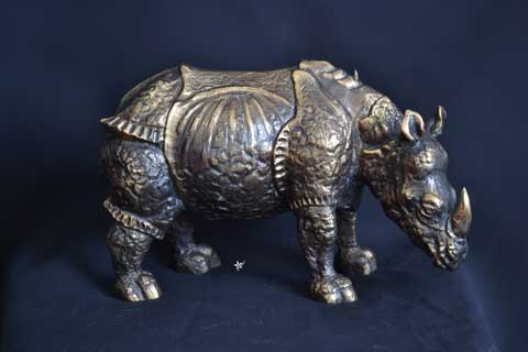Скульптура: Носорог. (Гравюра Альбрехта Дюрера) Материал: Бронза, патина Автор: Татьяна Комарчук