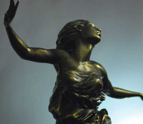 Серия скульптур Танец. (Айседора Дункан) Материал: бронза, патина Автор: Татьяна Комарчук