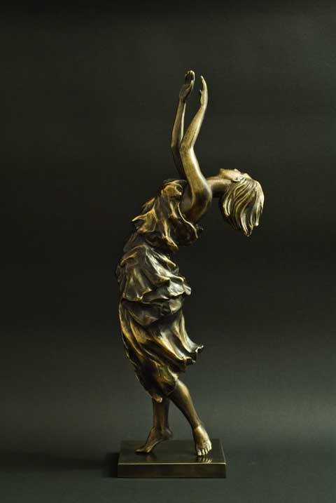 Серия скульптур Танец. (Айседора Дункан) Материал: бронза, патина Автор: Татьяна Комарчук