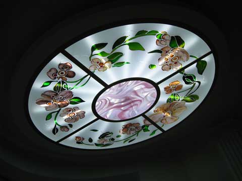 Плафон Техника: Тифани Материал: Стекло. Автор: Ольга Бутко