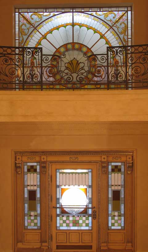 Техника: Тифани Материал: Стекло. Автор: Андрей Ананьев