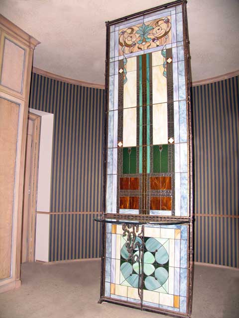 Витраж: Город Техника: Тифани Материал: Стекло. Автор: Андрей Ананьев